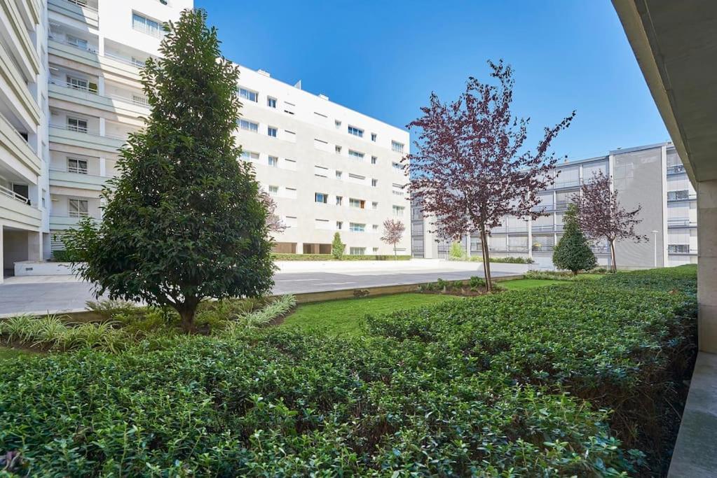 Modern Apartment In Parque Das Nacoes Lisbon Exterior photo