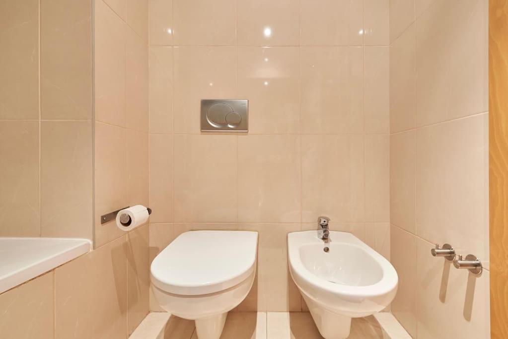Modern Apartment In Parque Das Nacoes Lisbon Exterior photo