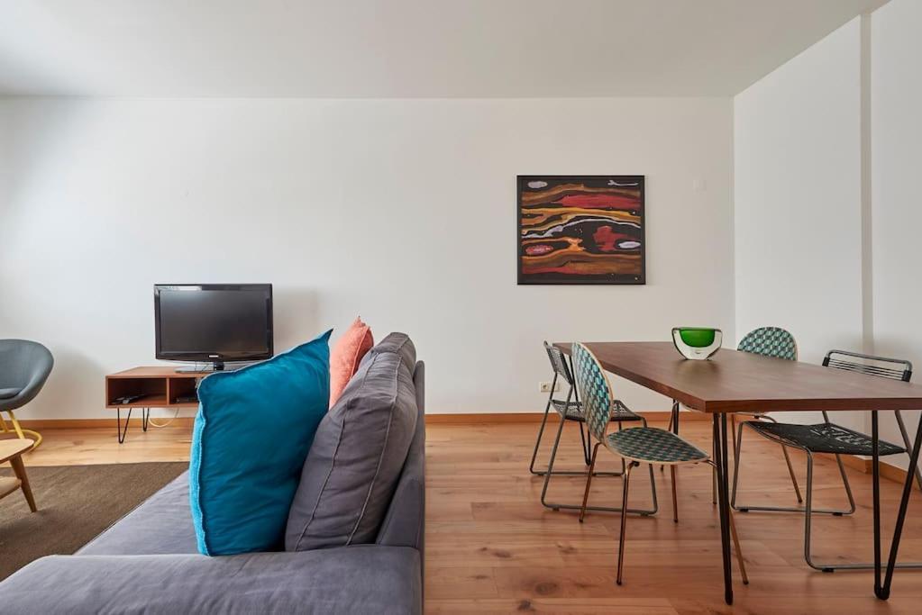 Modern Apartment In Parque Das Nacoes Lisbon Exterior photo