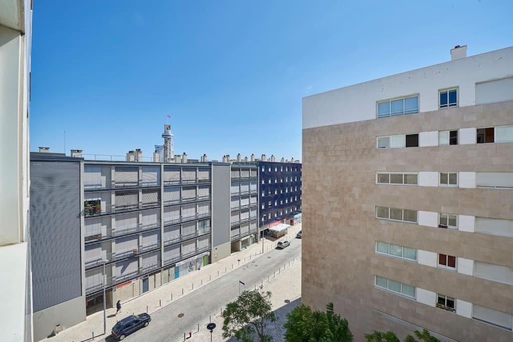 Modern Apartment In Parque Das Nacoes Lisbon Exterior photo